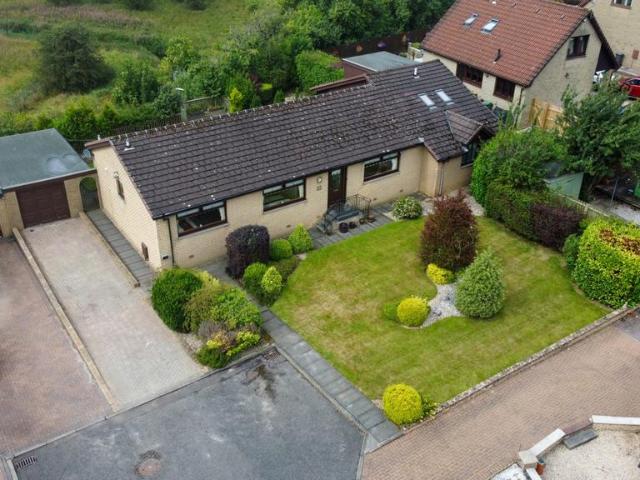 4 bedroom detached bungalow for sale