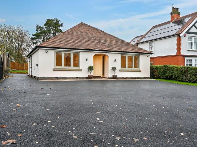 4 bedroom detached bungalow for sale