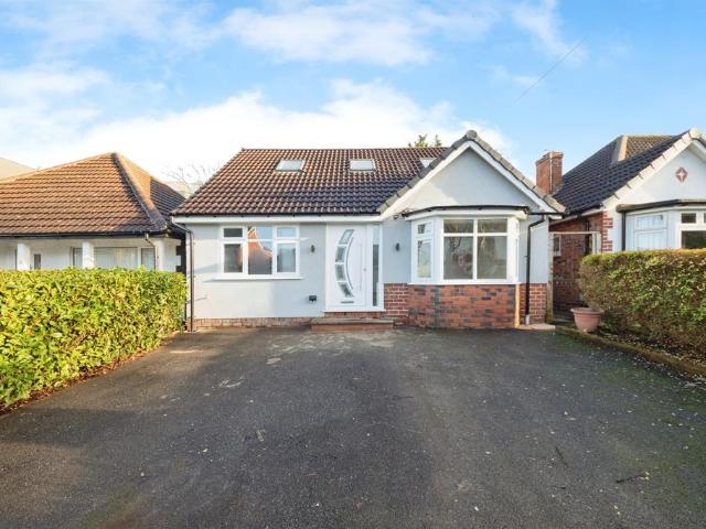 4 bedroom detached bungalow for sale
