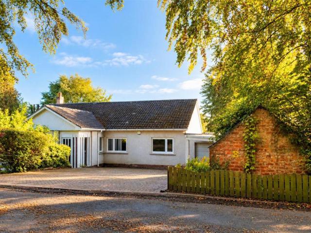 4 bedroom detached bungalow for sale