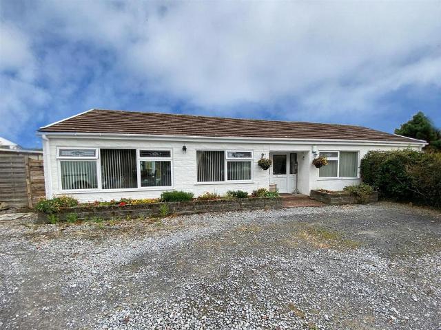 4 bedroom detached bungalow for sale