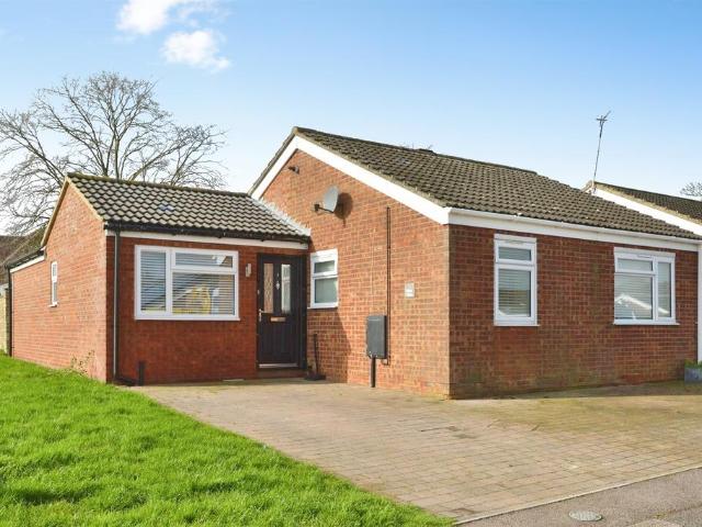 4 bedroom detached bungalow for sale