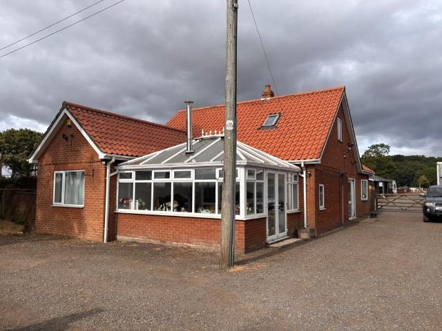 4 bedroom detached bungalow for sale