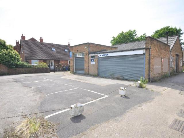 4 bedroom detached bungalow for sale