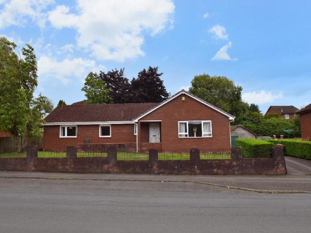 4 bedroom detached bungalow for sale