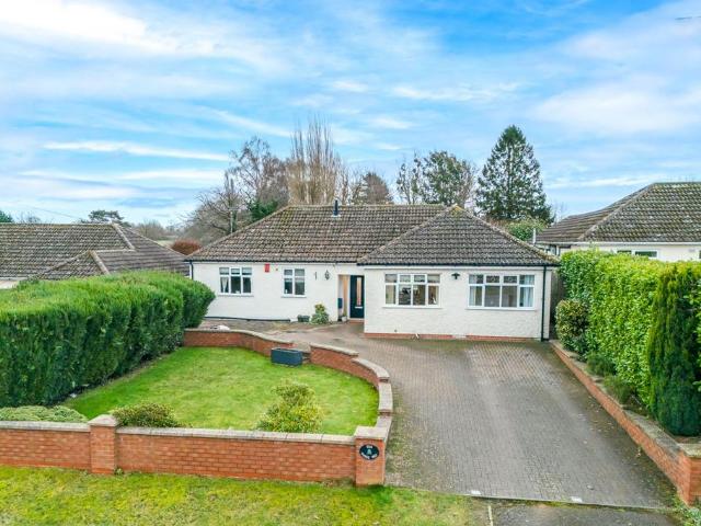4 bedroom detached bungalow for sale