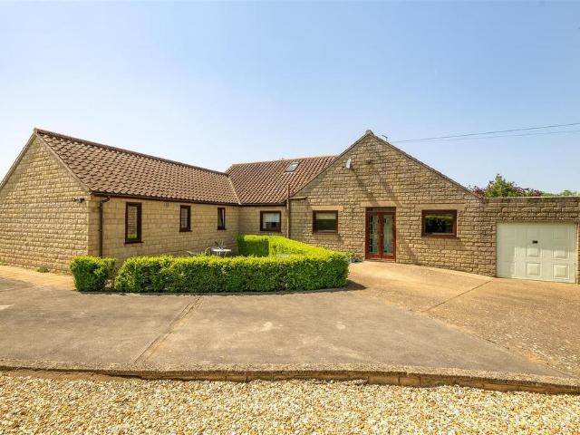4 bedroom detached bungalow for sale