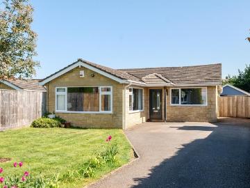 Bungalow for sale in Carterton - Gym