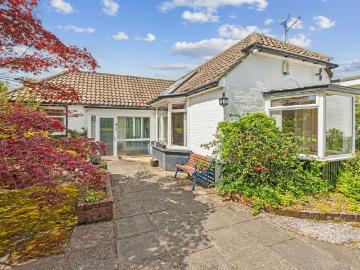 4 bedroom detached bungalow for sale