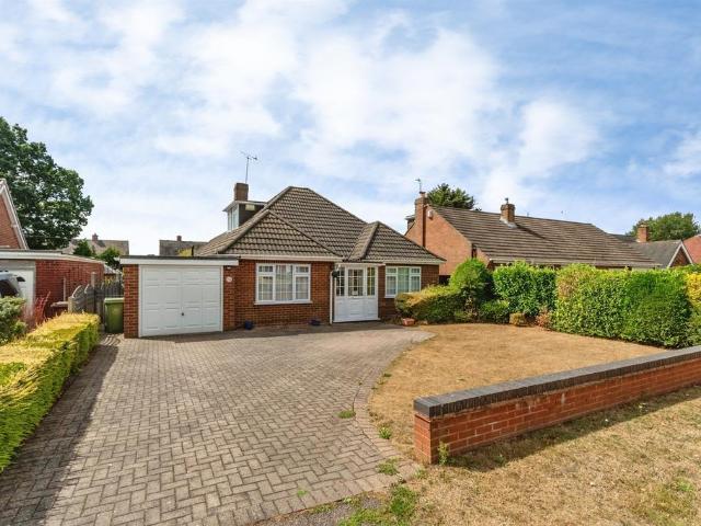4 bedroom detached bungalow for sale