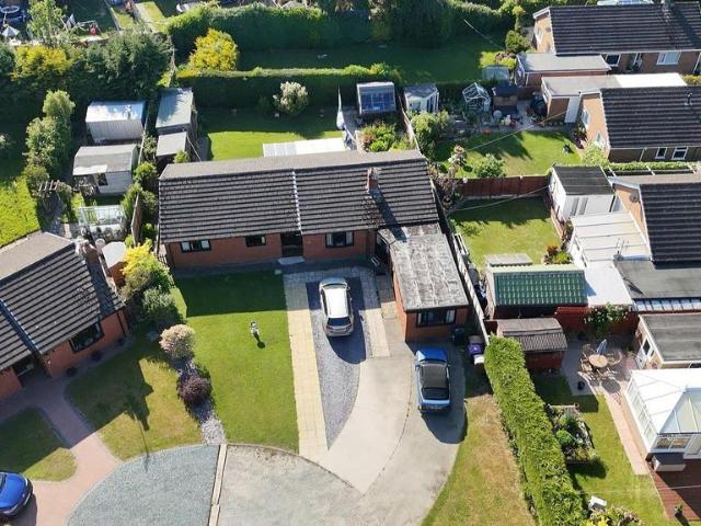 4 bedroom detached bungalow for sale