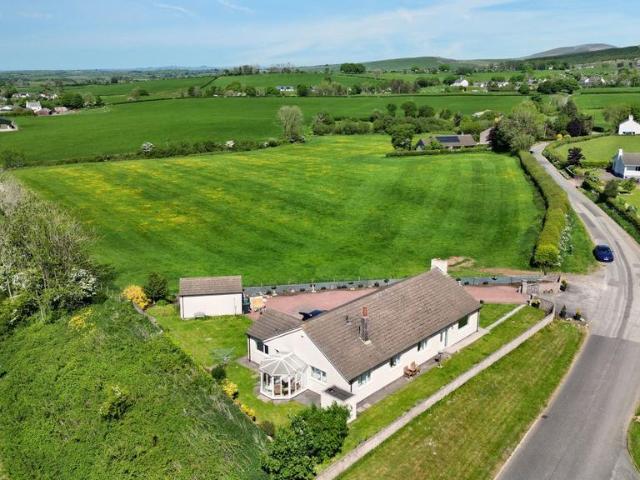 4 bedroom detached bungalow for sale