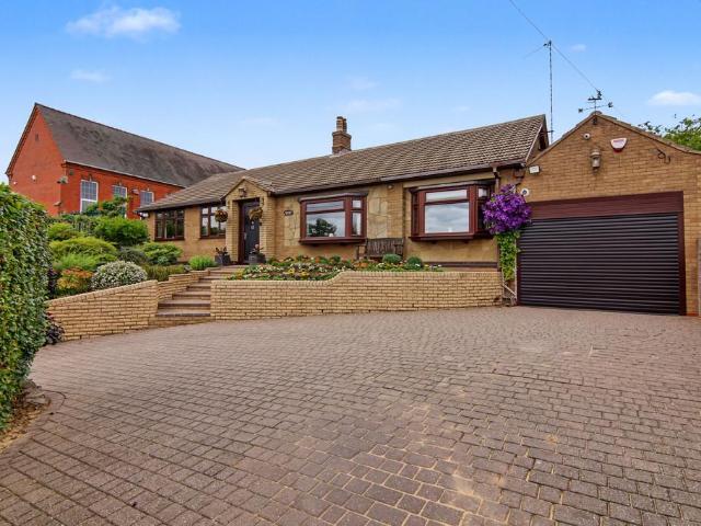 4 bedroom detached bungalow for sale
