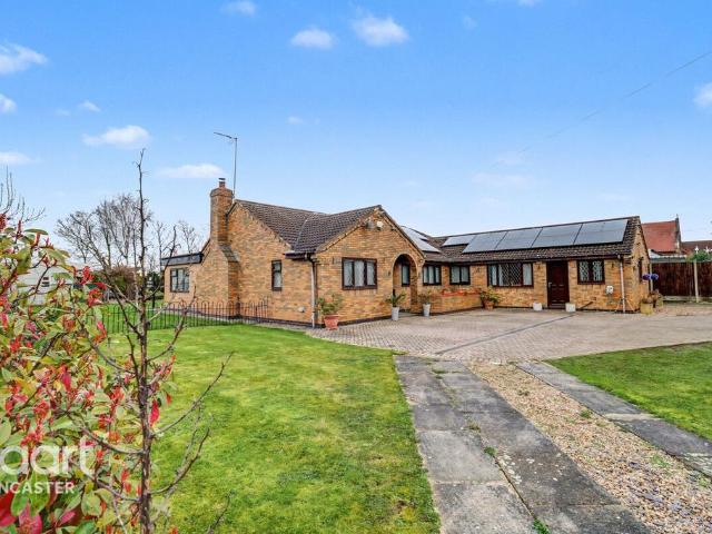 4 bedroom detached bungalow for sale