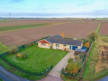 4 bedroom detached bungalow for sale