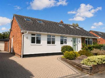 4 bedroom detached bungalow for sale