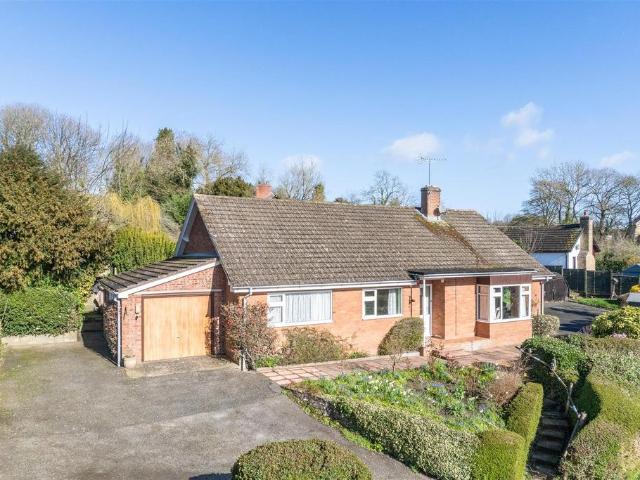 4 bedroom detached bungalow for sale