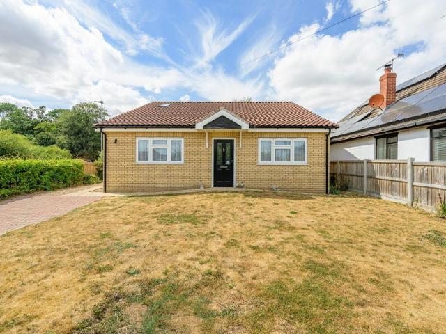 4 bedroom detached bungalow for sale