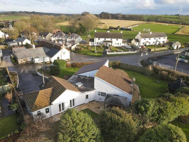 4 bedroom detached bungalow for sale