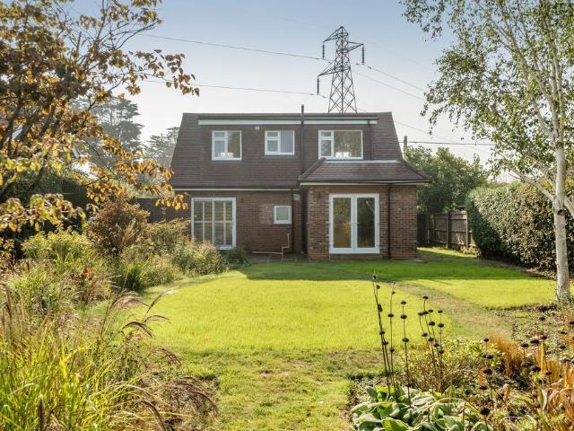 4 bedroom detached bungalow for sale