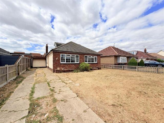 4 bedroom detached bungalow for sale