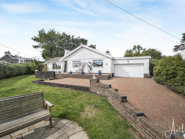 4 bedroom detached bungalow for sale