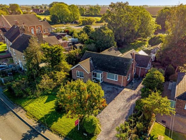 4 bedroom detached bungalow for sale