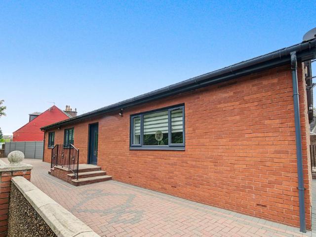 4 bedroom detached bungalow for sale