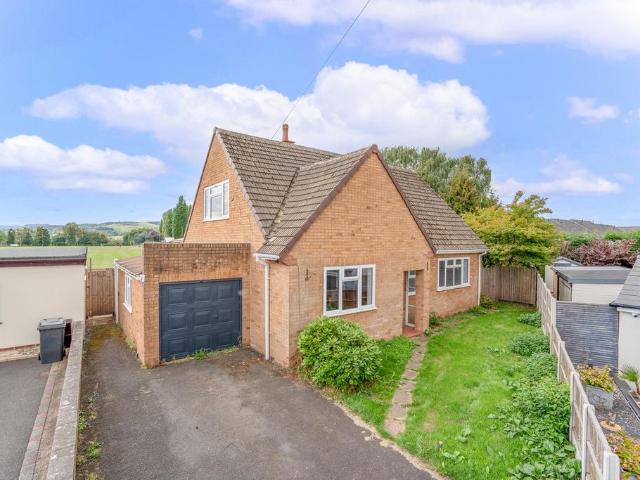 4 bedroom detached bungalow for sale