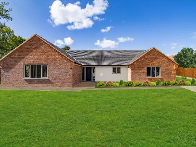 4 bedroom detached bungalow for sale