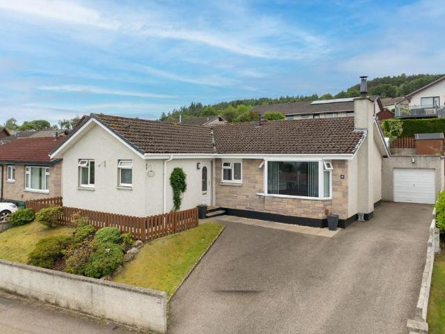 4 bedroom detached bungalow for sale