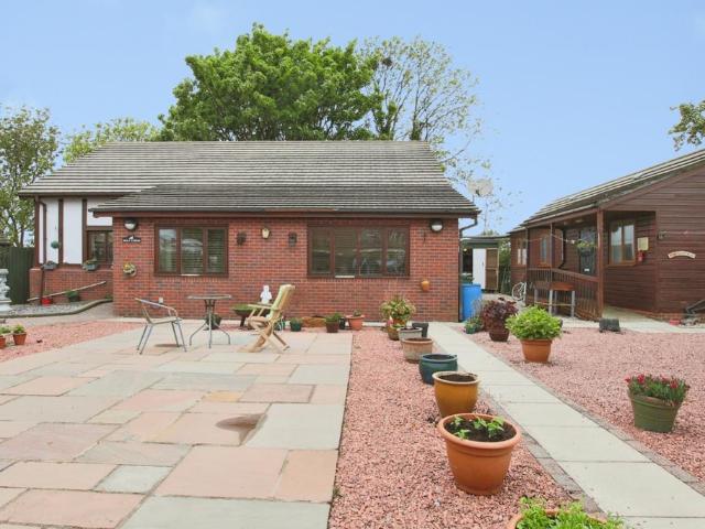 4 bedroom detached bungalow for sale