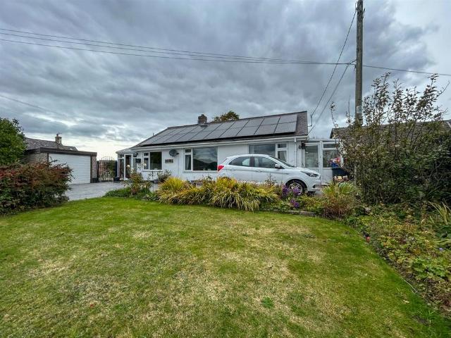 4 bedroom detached bungalow for sale