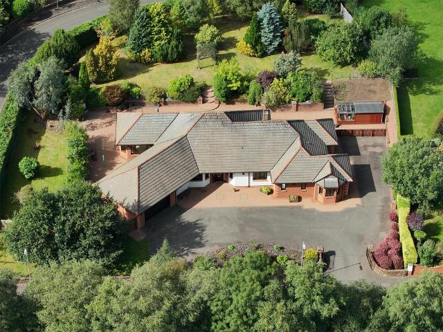 4 bedroom detached bungalow for sale