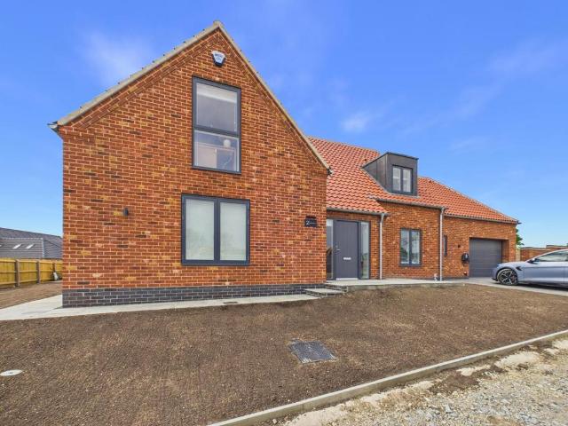 4 bedroom detached bungalow for sale