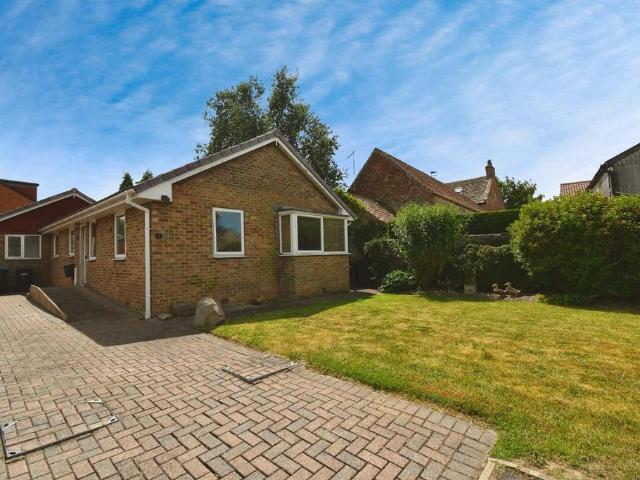 4 bedroom detached bungalow for sale