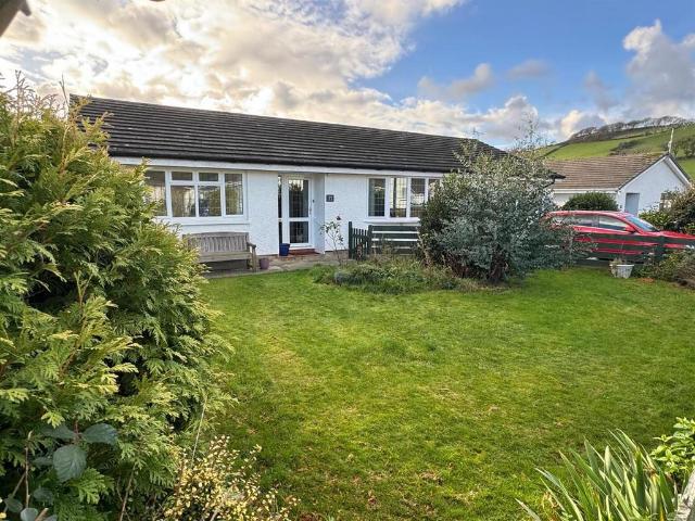 4 bedroom detached bungalow for sale