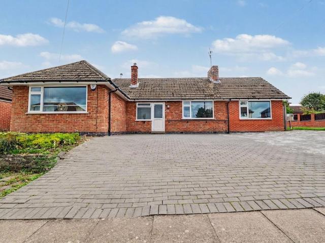 4 bedroom detached bungalow for sale