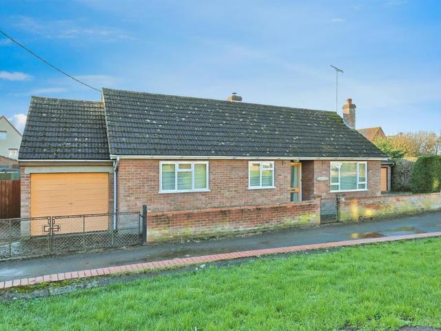 4 bedroom detached bungalow for sale