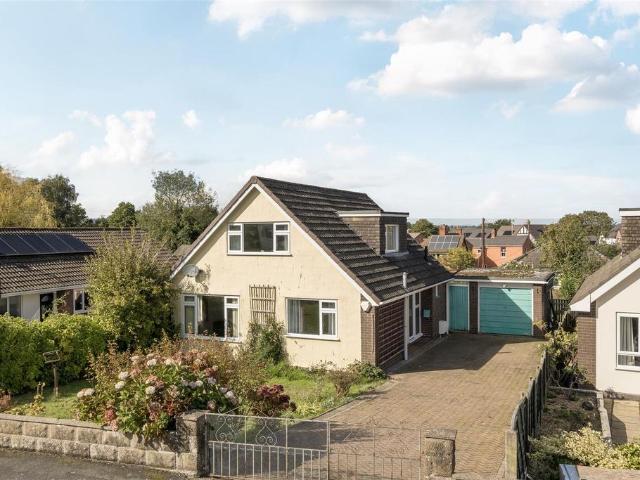 4 bedroom detached bungalow for sale