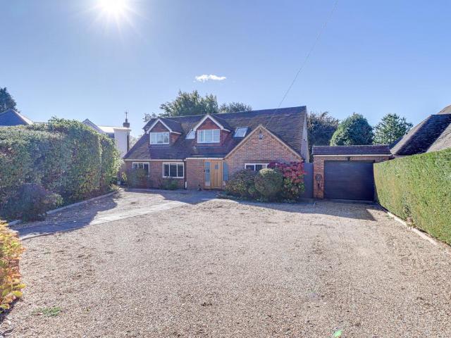 4 bedroom detached bungalow for sale