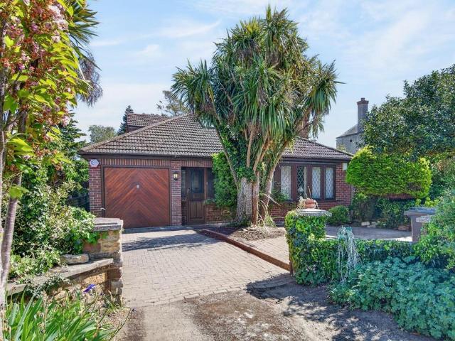 4 bedroom detached bungalow for sale