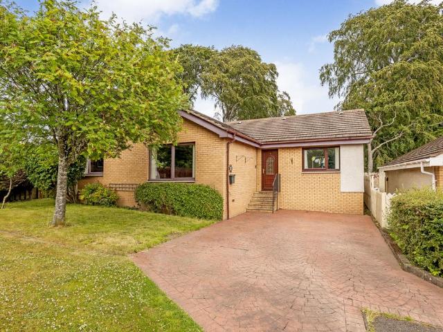 4 bedroom detached bungalow for sale
