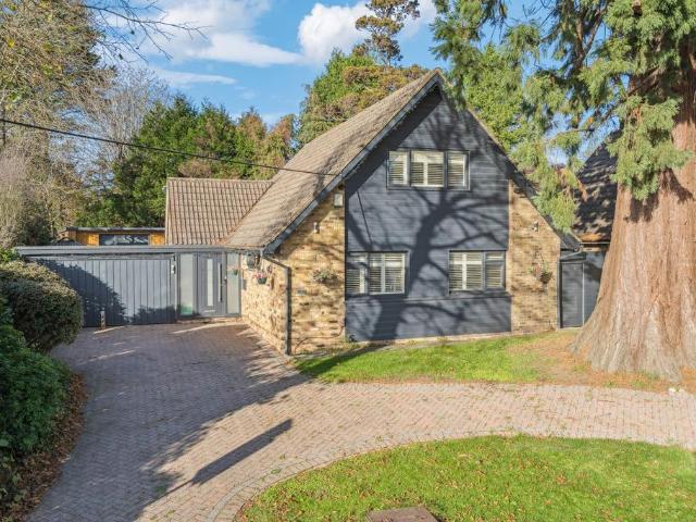 4 bedroom detached bungalow for sale