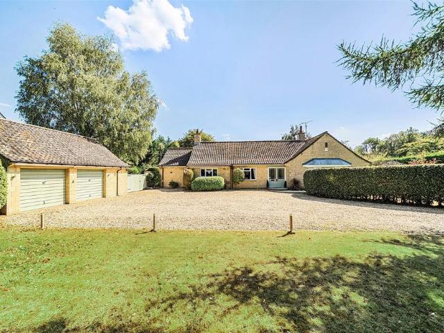 4 bedroom detached bungalow for sale