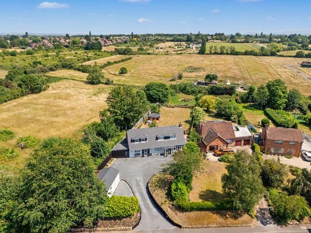 4 bedroom detached bungalow for sale