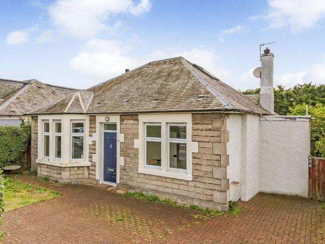 4 bedroom detached bungalow for sale