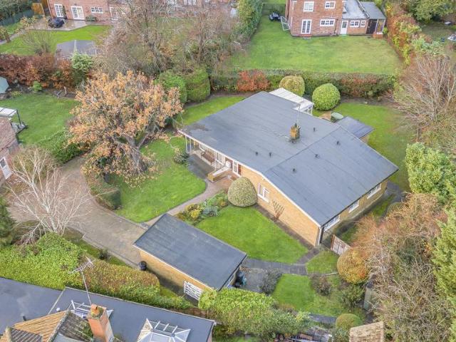 4 bedroom detached bungalow for sale