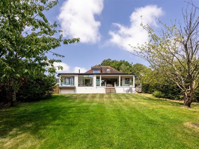 4 bedroom detached bungalow for sale