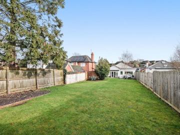 4 bedroom detached bungalow for sale
